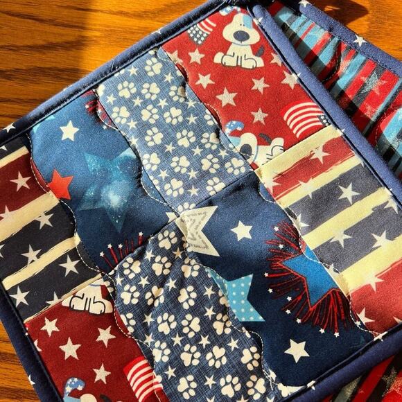 HANDMADE PATRIOTIC POTHOLDERS - Picture 1 of 2